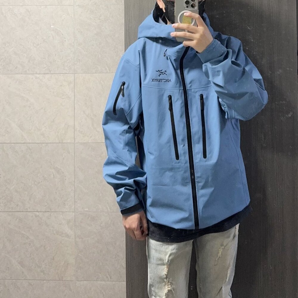 Arcteryx casual sports hooded zip-up hardshell jacket/ski jacket